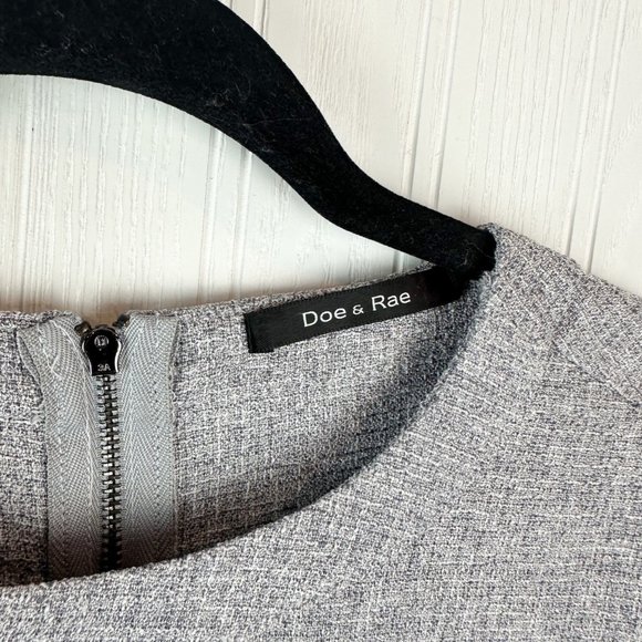 Doe & Rae‎ Blouse Gray Short sleeve size small - Picture 3 of 5